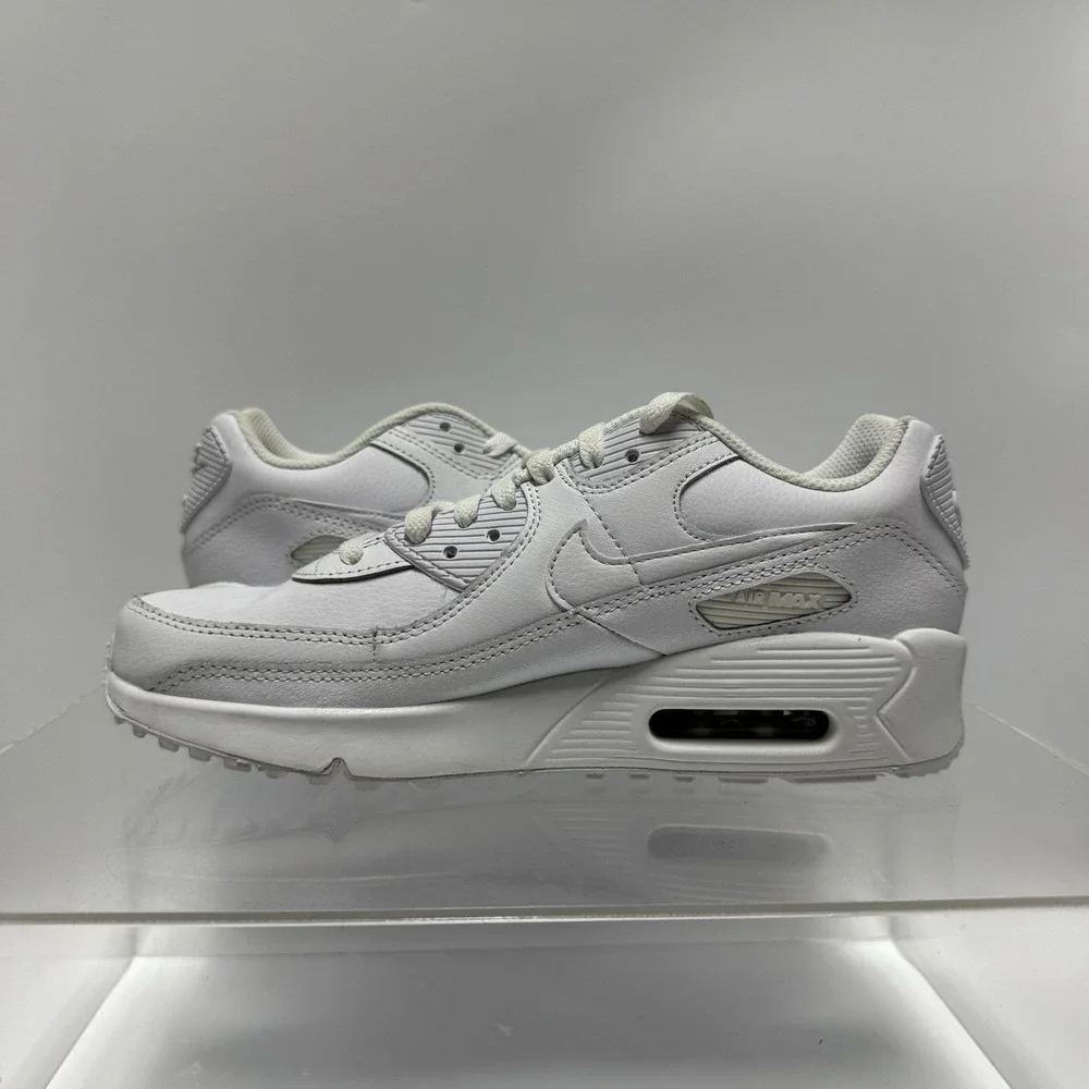 Brand New Nike Air Max 90 GS White Leather HF6358-102 Size 6Y Youth / 7.5 Women